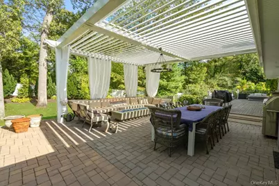 63 Ridge Drive, Plainview, NY 11803 - Photo 32