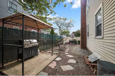 1067 Atlantic Avenue, Baldwin, NY 11510 - Photo 22