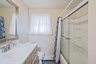 23 Holiday Park Dr, Centereach, NY 11720 - Photo 24