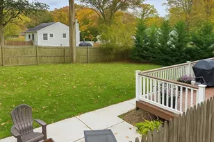 6 Maple Rd, Rocky Point, NY 11778 - Photo 4