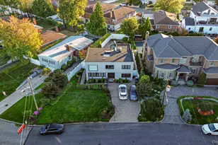 149-62 Powells Cove Blvd, Whitestone, NY 11357 - Photo 2