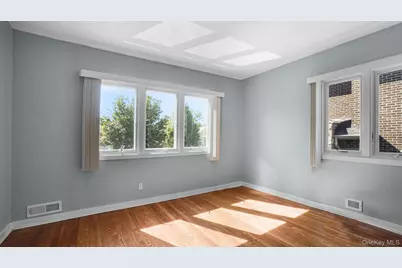 14962 Powells Cove Boulevard, Whitestone, NY 11357 - Photo 20