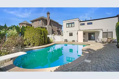 14962 Powells Cove Boulevard, Whitestone, NY 11357 - Photo 40