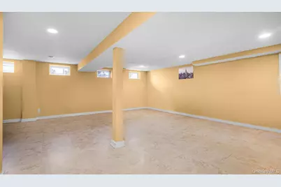 14962 Powells Cove Boulevard, Whitestone, NY 11357 - Photo 32