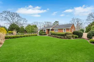 8 Lovell Rd, Hampton Bays, NY 11946 - Photo 2