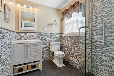 14 Bell Court, Bellmore, NY 11710 - Photo 8