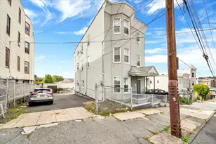 131 Beech St, Yonkers, NY 10701 - Photo 2