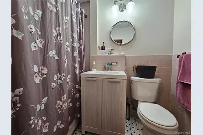 7852 79th Lane, Glendale, NY 11385 - Photo 18