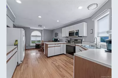 2 Limetree Drive, Manorville, NY 11949 - Photo 6