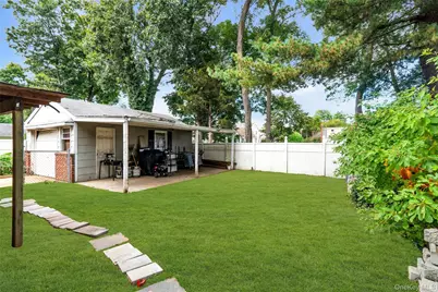 54 E 15th Street, Huntington Station, NY 11746 - Photo 20