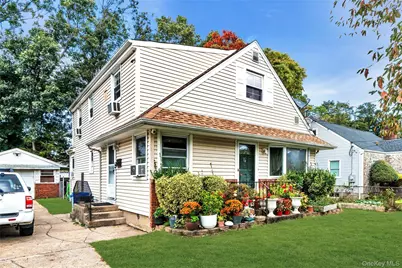 54 E 15th Street, Huntington Station, NY 11746 - Photo 2