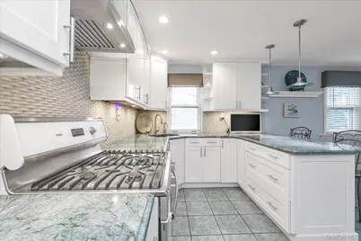 865 Third Avenue, Franklin Square, NY 11010 - Photo 10