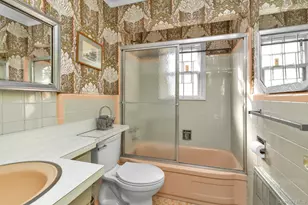 350 Paul Pl, West Hempstead, NY 11552 - Photo 12