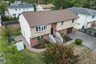 1259 America Ave, West Babylon, NY 11704 - Photo 4