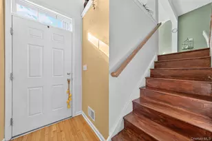 1404 Hawthorn Way, New Windsor, NY 12553 - Photo 8