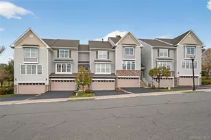 1404 Hawthorn Way, New Windsor, NY 12553 - Photo 2