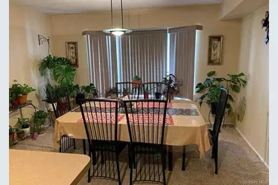 16 Linda Lane, New York, NY 10312 - Photo 4