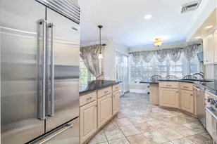 2863 Harbor Rd, Merrick, NY 11566 - Photo 10