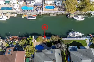 2863 Harbor Rd, Merrick, NY 11566 - Photo 34