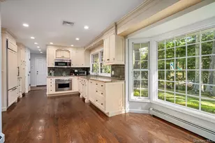 16 Tuxedo Dr, Melville, NY 11747 - Photo 6