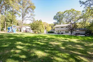 16 Tuxedo Dr, Melville, NY 11747 - Photo 20