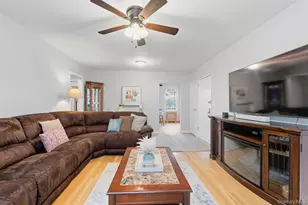 14 Soundview Ave, White Plains, NY 10606 - Photo 4