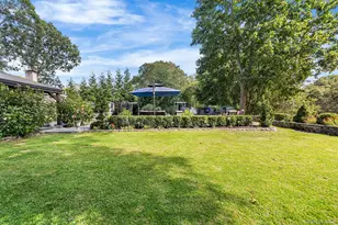 1066 Old Town Rd, Coram, NY 11727 - Photo 22