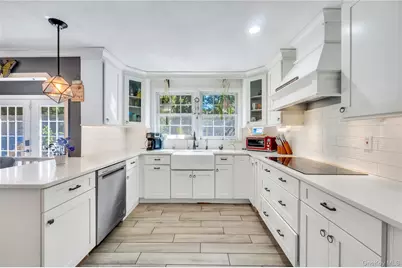 1199 Connetquot Avenue, Central Islip, NY 11722 - Photo 12