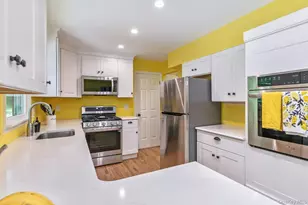 451 River Rd, Nissequogue, NY 11780 - Photo 12