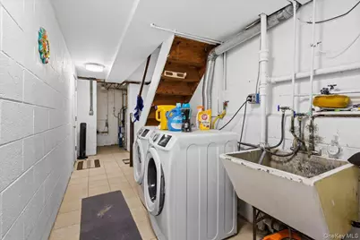 105 Hart Avenue, Yonkers, NY 10704 - Photo 22