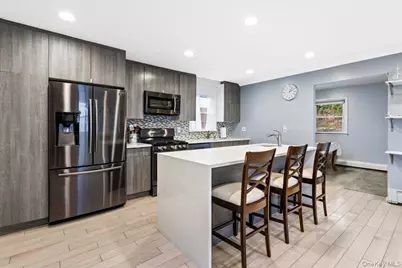 105 Hart Avenue, Yonkers, NY 10704 - Photo 14
