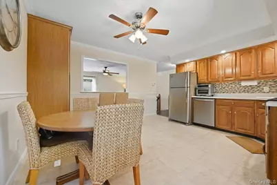 2066 Lakeview Road #B, Bellmore, NY 11710 - Photo 14