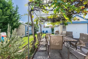 151-26 20th Ave, Whitestone, NY 11357 - Photo 16