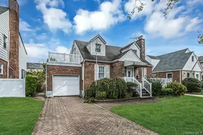 16 William Street, New Hyde Park, NY 11040 - Photo 2