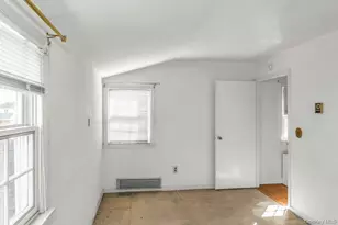 16 William St, New Hyde Park, NY 11040 - Photo 16