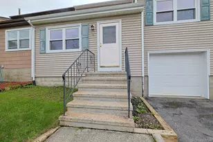 3 Hamlet Ct, Wappingers Falls, NY 12590 - Photo 2