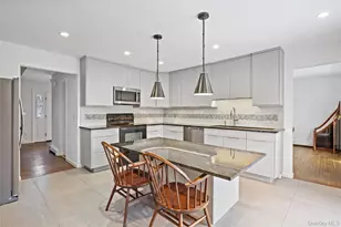 37 Fox Den Rd, Mount Kisco, NY 10549 - Photo 4