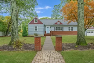 34 Rose Ct, Smithtown, NY 11787 - Photo 22