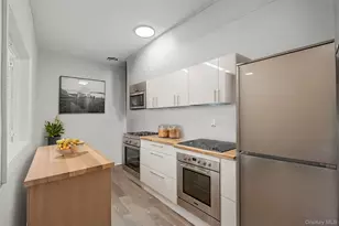 8 Wyndover Woods Ln, White Plains, NY 10603 - Photo 8