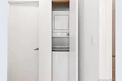 8 School Street, Hampton Bays, NY 11946 - Photo 20