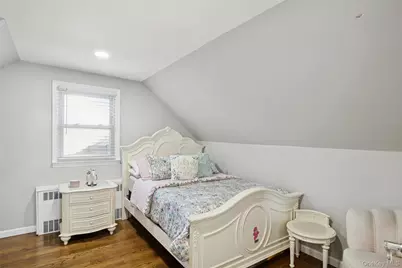 320 W 11th Street, Deer Park, NY 11729 - Photo 20