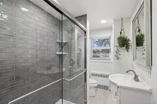 320 W 11th St, Deer Park, NY 11729 - Photo 22