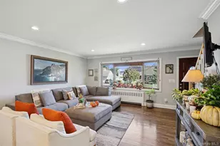 320 W 11th St, Deer Park, NY 11729 - Photo 6