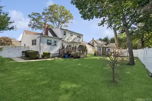 320 W 11th St, Deer Park, NY 11729 - Photo 28