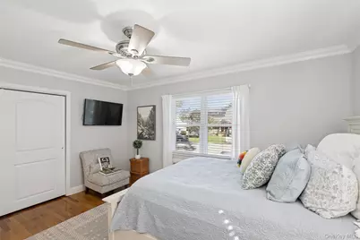 320 W 11th Street, Deer Park, NY 11729 - Photo 16