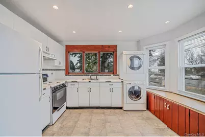 8 Eastern Concourse, Amityville, NY 11701 - Photo 4