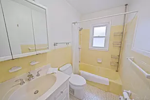 15 Raymond Ave, Farmingville, NY 11738 - Photo 14