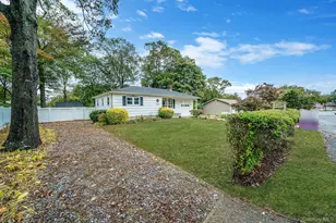 15 Raymond Ave, Farmingville, NY 11738 - Photo 8