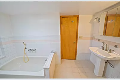 15 Raymond Avenue, Farmingville, NY 11738 - Photo 38