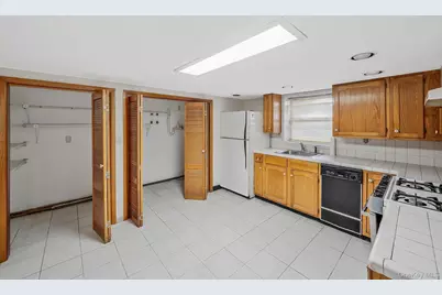 15 Raymond Avenue, Farmingville, NY 11738 - Photo 34